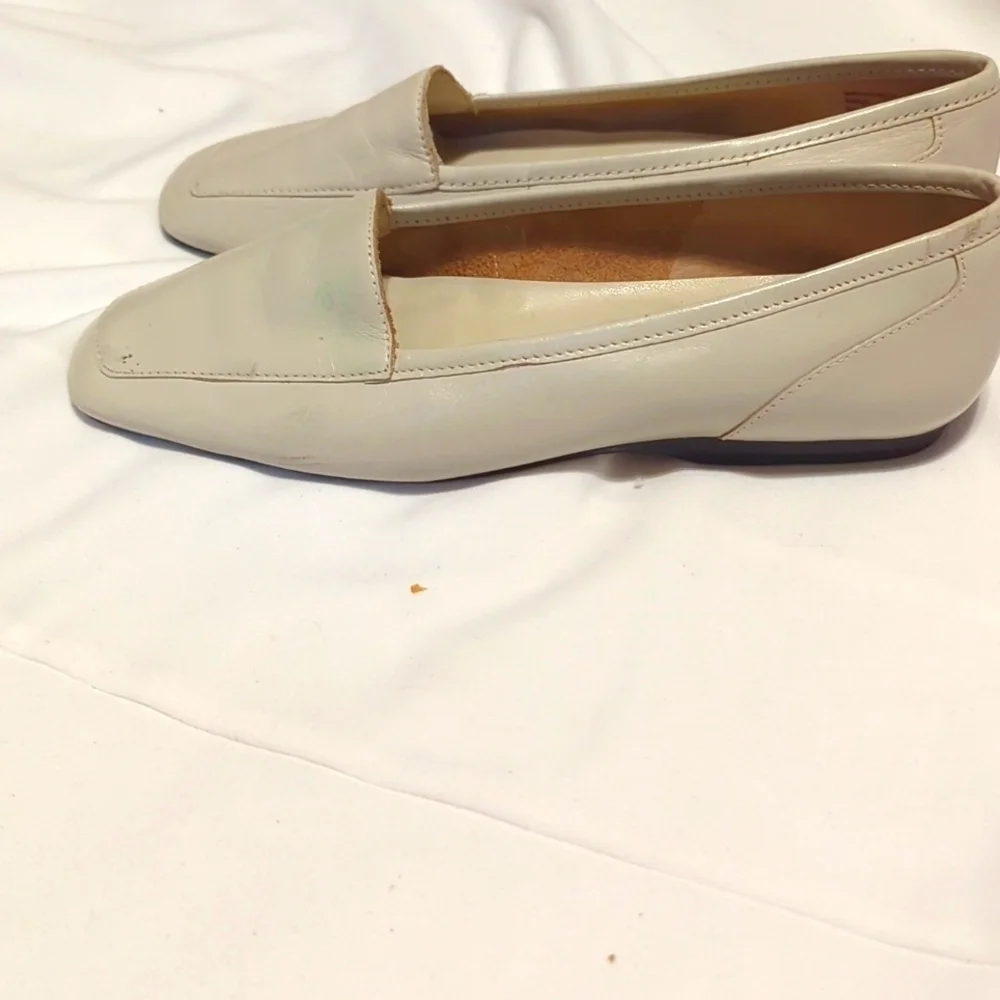 Capezio Ballet Flats Ivory Jenny Size 6